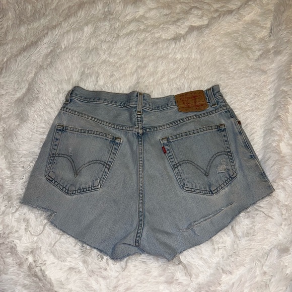 Levi’s 560 Light Wish Denim Cutoff Shorts size 33 - Picture 2 of 4